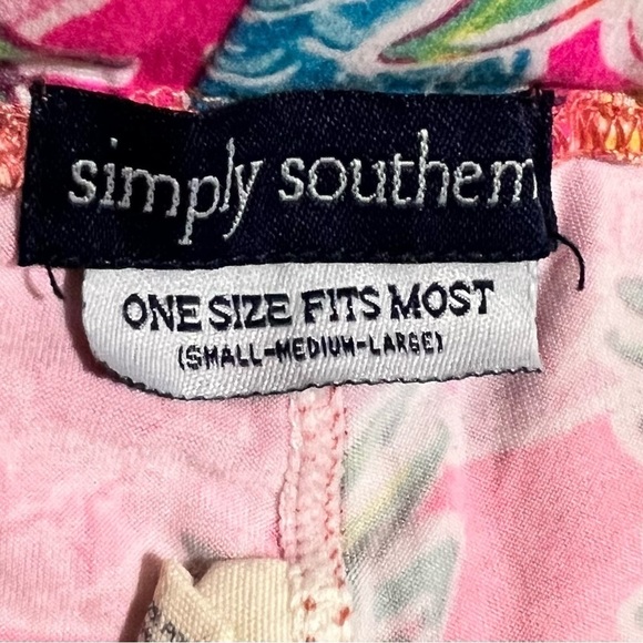 Simply Southern Charleston Cropped Pineapple Leggings One Size - Picture 4 of 5